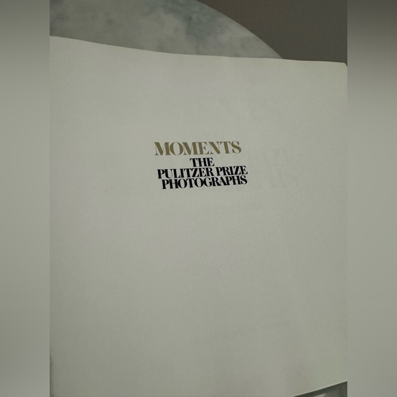 The Pulitzer Prize Photographs - Picture 7 of 11